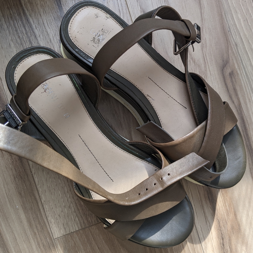 Gianni Bini Green/Olive Platform Sandals